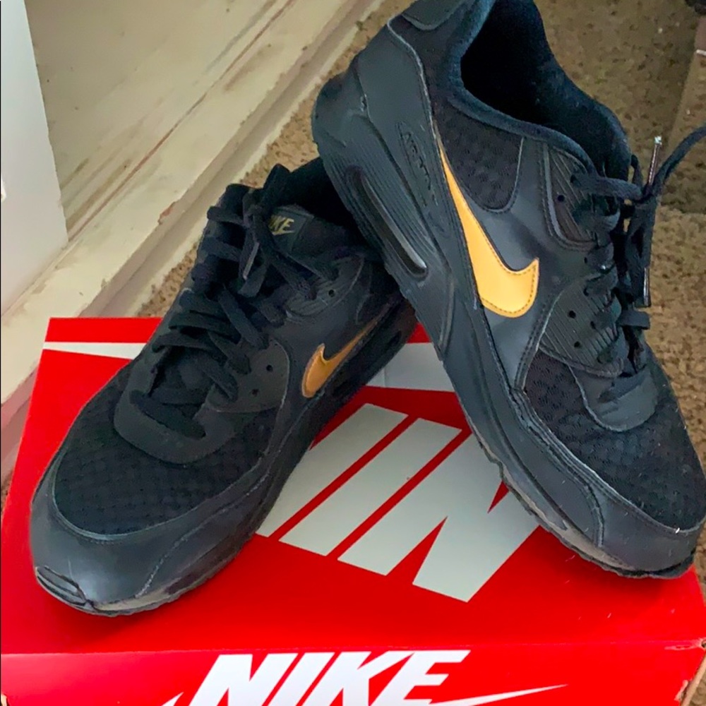 air max 90 black and gold